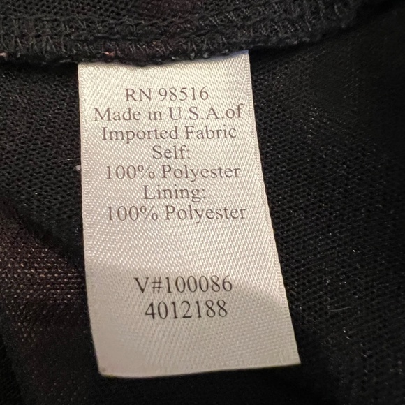 Coldwater Creek Abstract Wrap with Deep red & Black colors, Size 1X - Picture 11 of 11